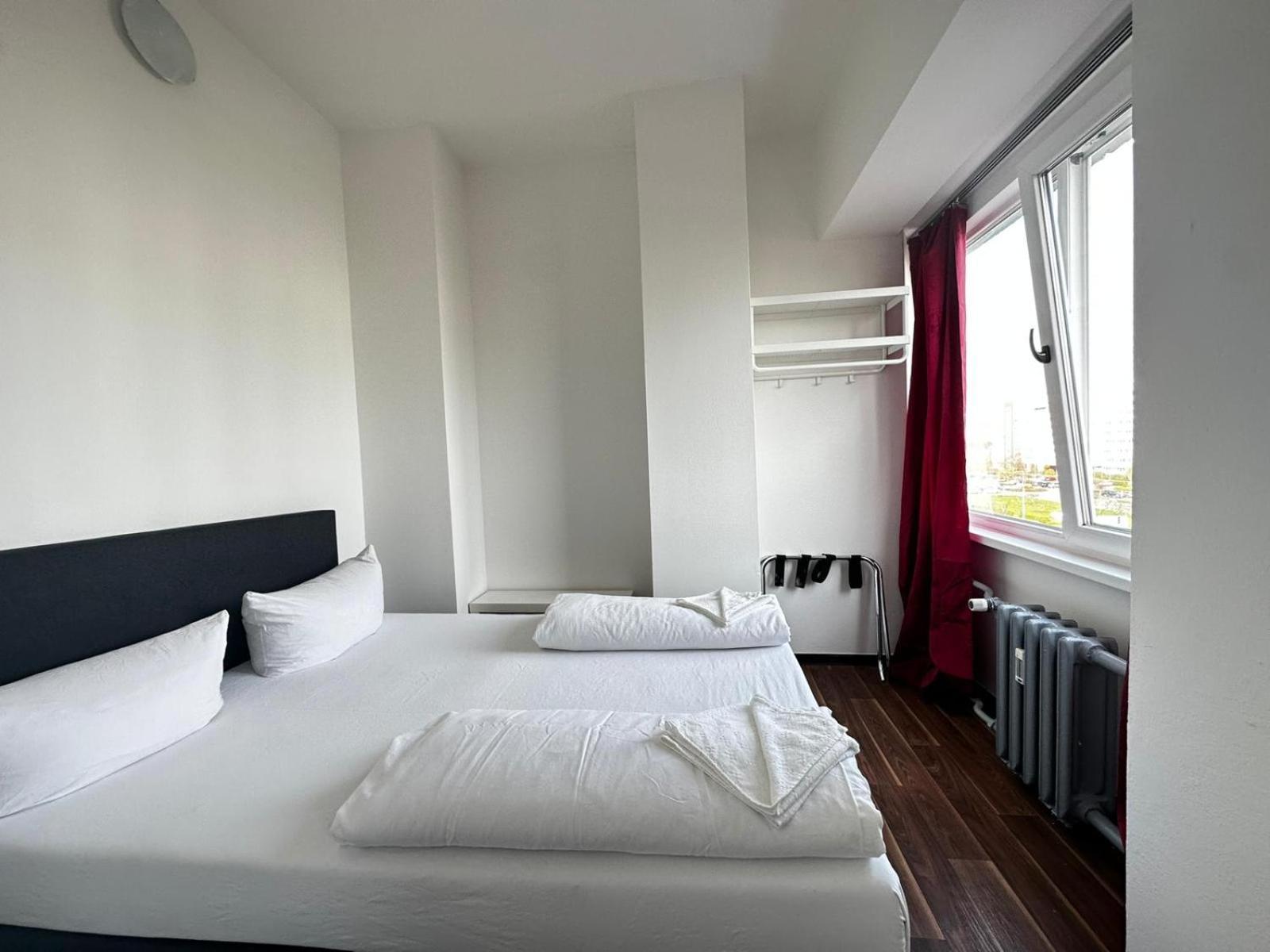 Ootel.Com Berlin Bagian luar foto