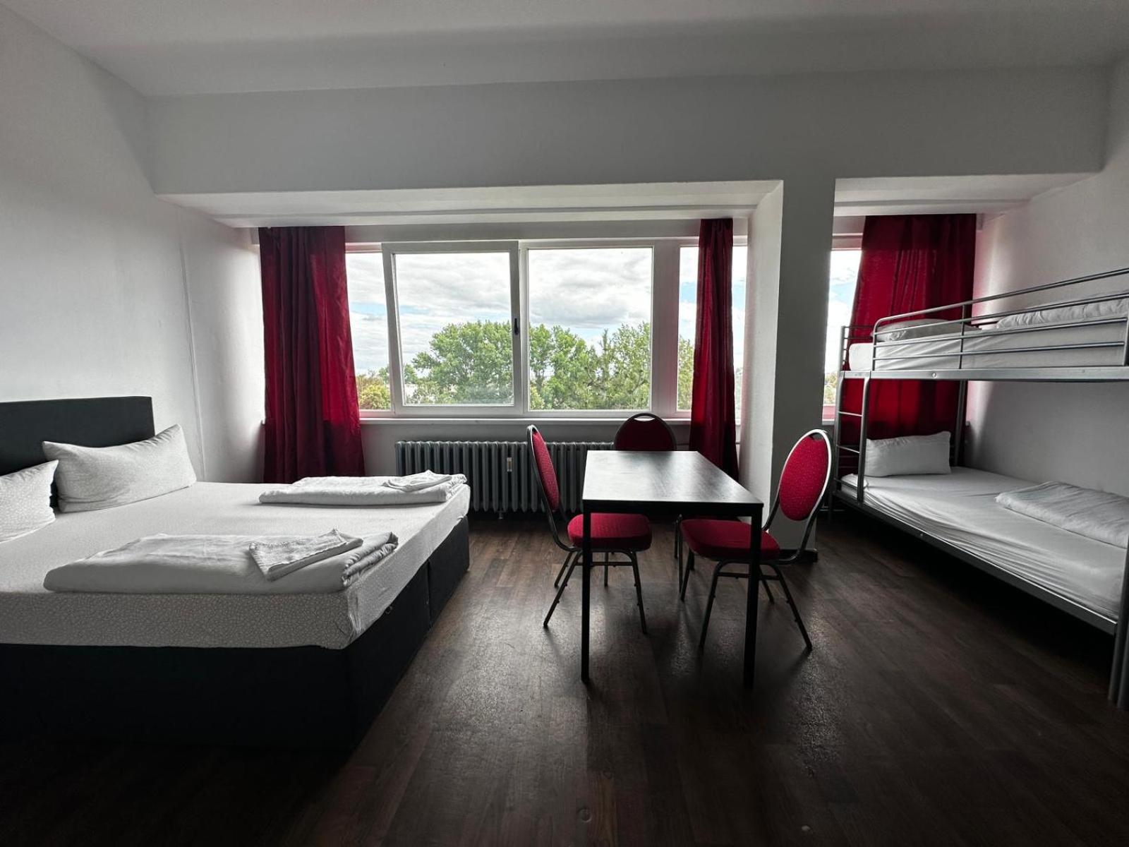 Ootel.Com Berlin Bagian luar foto