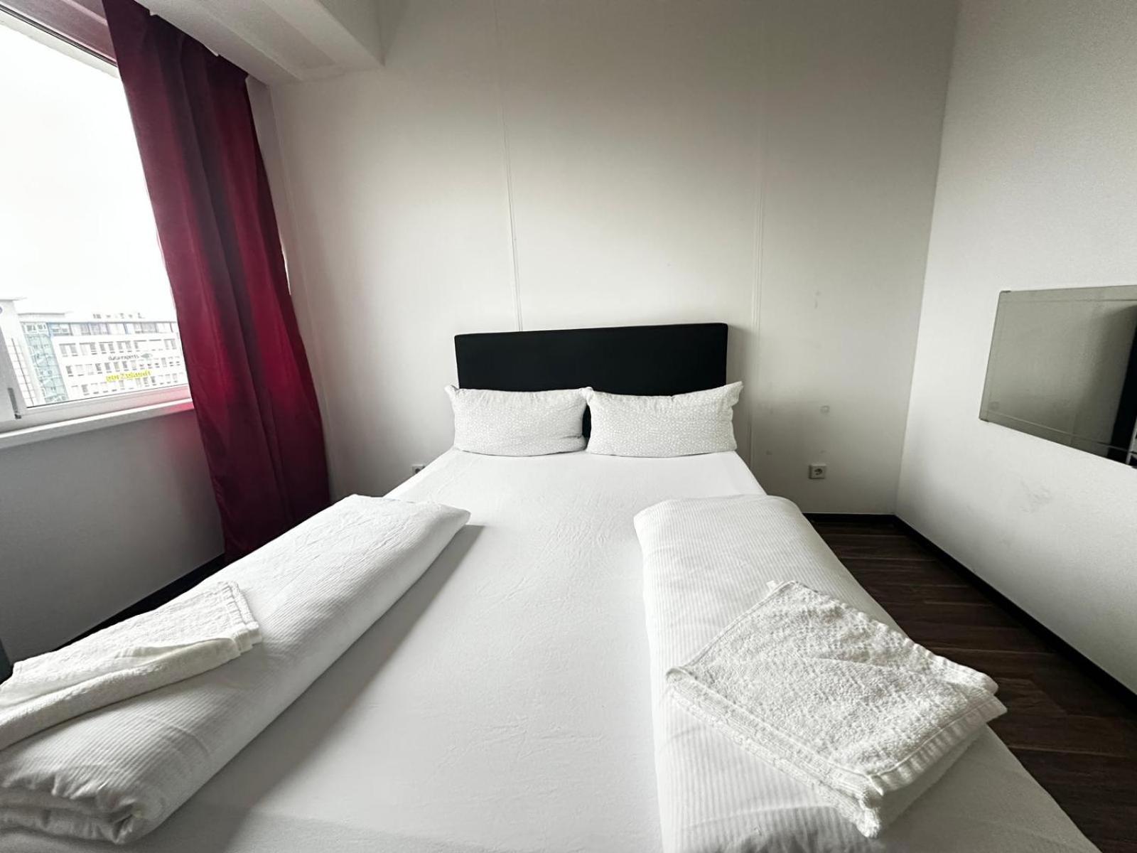 Ootel.Com Berlin Bagian luar foto